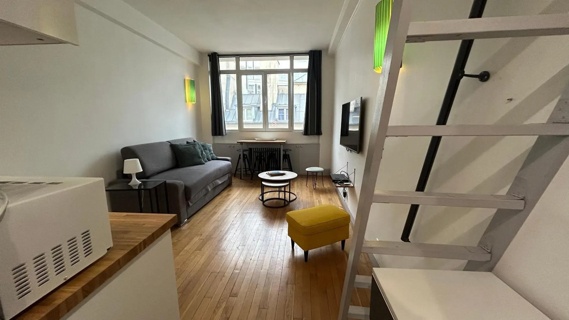 Apartment St Marc Appartement 4 Personnes Au Centre De Paris